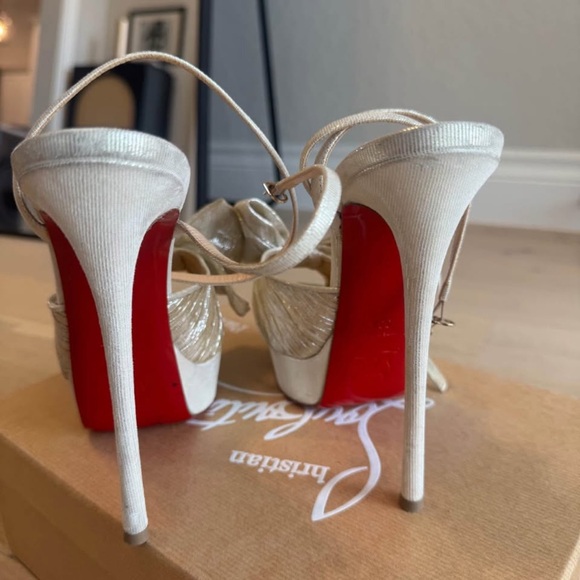 Christian Louboutin Metallic Heels with Bow - Picture 2 of 4